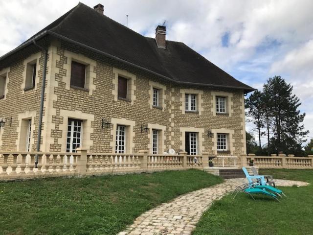 Demeure Des Carila Bed & Breakfast Heudebouville Bagian luar foto