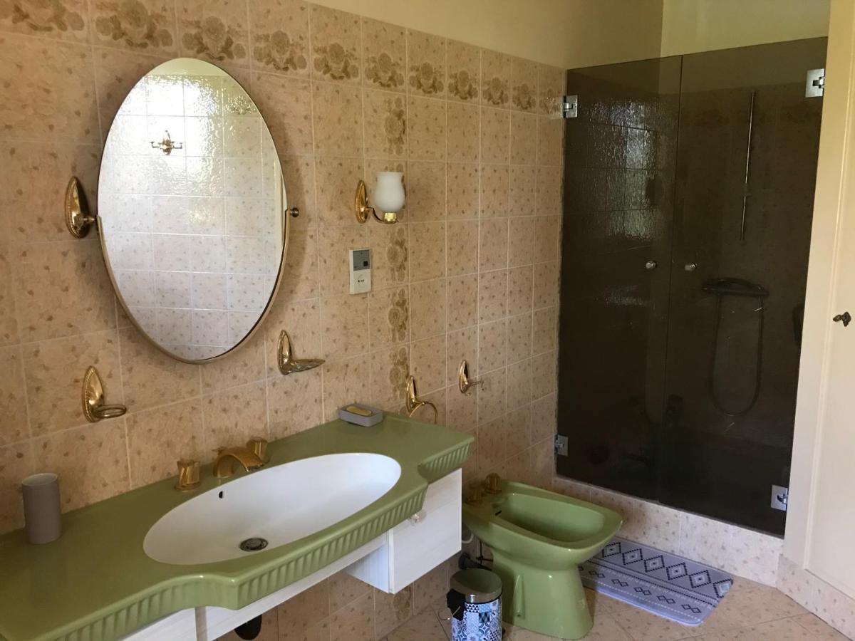 Demeure Des Carila Bed & Breakfast Heudebouville Bagian luar foto